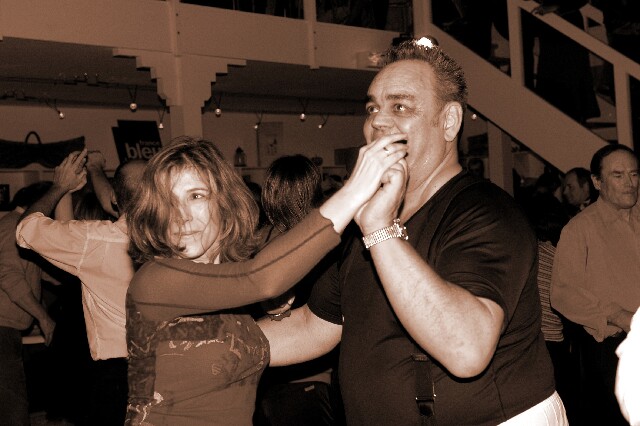 min 2006 12 16 beaune boogie 359 sepia